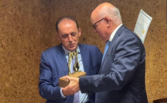 La Diputación, reconocida por su dedicación a la salud provincial con galardón ‘Dr. Eduardo Dodero Martínez’