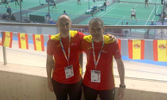 Santiago Martínez y Manuel Acero, con la Selección de bádminton para la Copa de Naciones