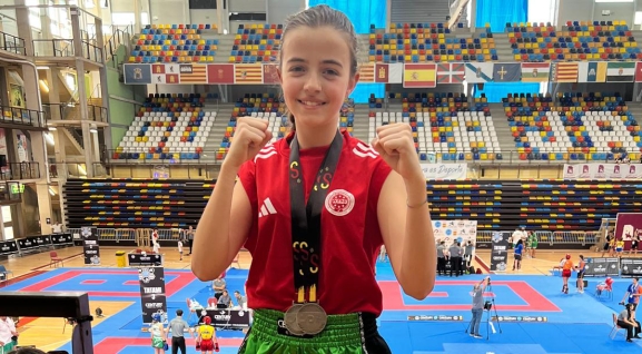 Adriana Verde, doble campeona de España: el Kick Boxing Soria impulsa a Castilla y León al podio nacional