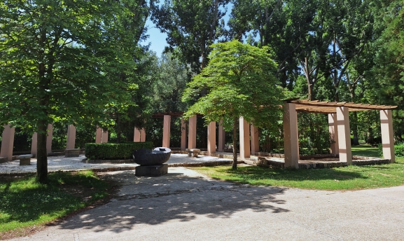 La pérgola de La Arboleda en Almazán luce como nueva