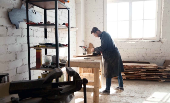 Abre la convocatoria de ayudas para impulsar el relevo generacional entre los autónomos de Castilla y León