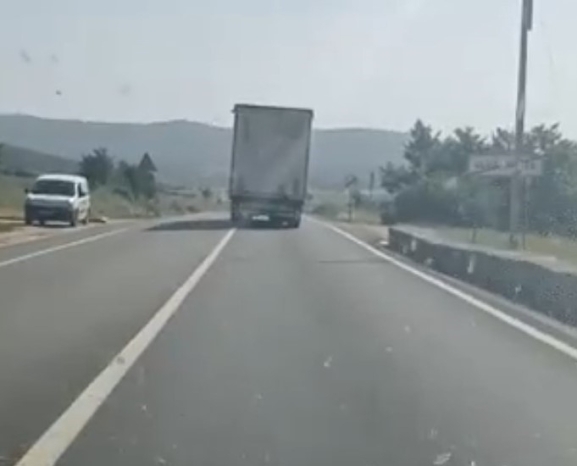 La llamada de un ciudadano permitió a la Guardia Civil parar a un camionero que llegó a invadir el sentido contrario en Soria