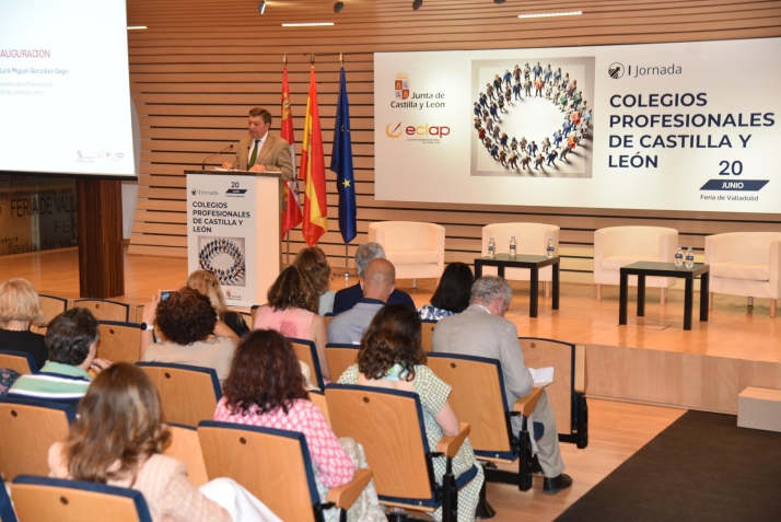 Junta y colegios sanitarios se unen: todos los detalles de la nueva estrategia para mejorar la atención en Castilla y León