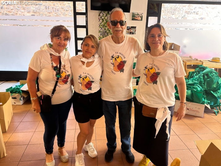 Fotos: Los sorianos acuden en masa a las cuadrillas para recoger sus tajadas del Domingo de Calderas