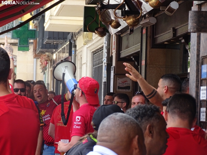 FOTOS | Soria se ti&ntilde;e bermeja