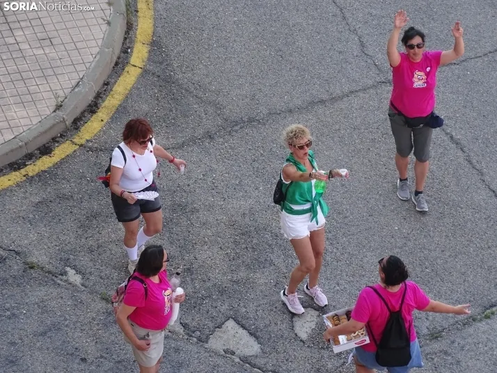 Las chicas de Santiago, en su ronda. /PC