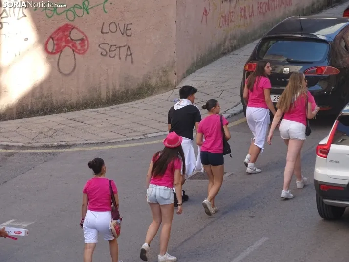 Las chicas de Santiago, en su ronda. /PC