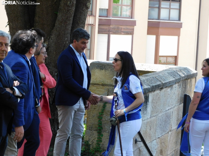Galer&iacute;a | Los jurados y juradas reciben un sentido homenaje antes del comienzo de las fiestas de San Ju