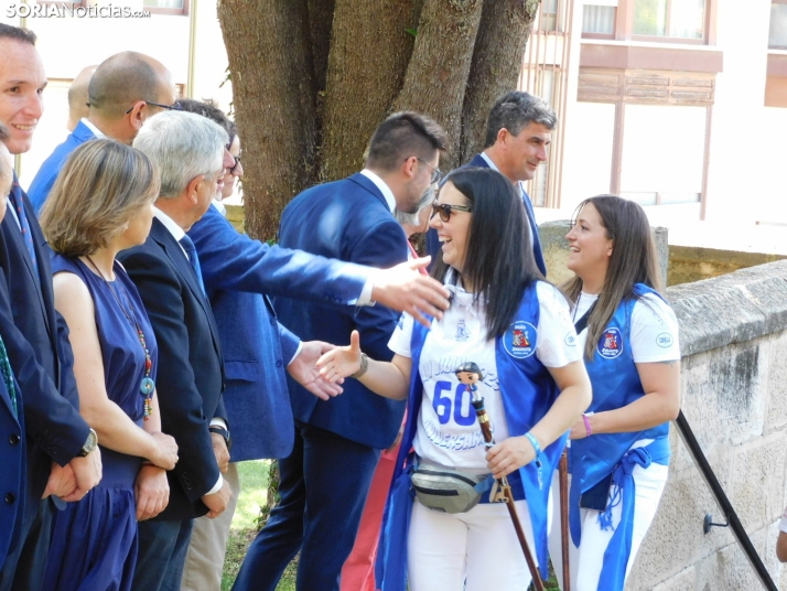 Galer&iacute;a | Los jurados y juradas reciben un sentido homenaje antes del comienzo de las fiestas de San Ju