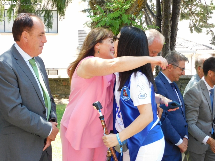 Galer&iacute;a | Los jurados y juradas reciben un sentido homenaje antes del comienzo de las fiestas de San Ju