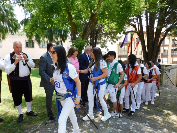 Galer&iacute;a | Los jurados y juradas reciben un sentido homenaje antes del comienzo de las fiestas de San Ju