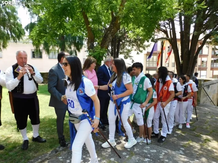 Galer&iacute;a | Los jurados y juradas reciben un sentido homenaje antes del comienzo de las fiestas de San Ju