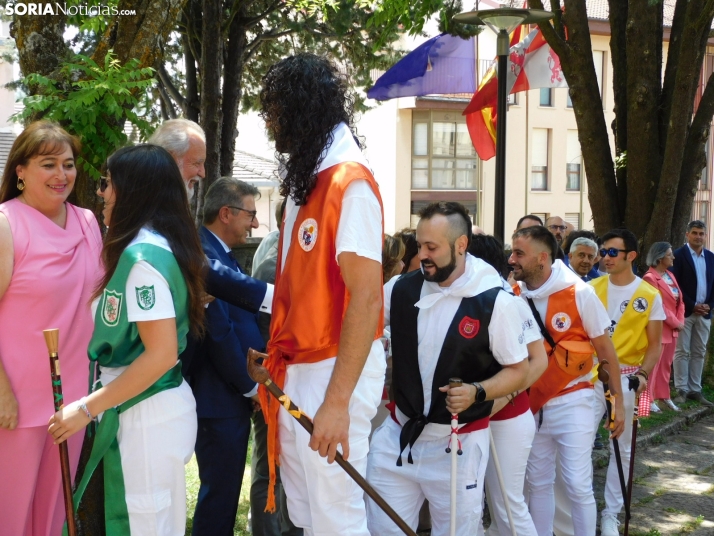 Galer&iacute;a | Los jurados y juradas reciben un sentido homenaje antes del comienzo de las fiestas de San Ju