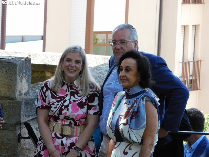 Galer&iacute;a | Los jurados y juradas reciben un sentido homenaje antes del comienzo de las fiestas de San Ju