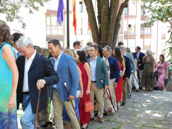 Galer&iacute;a | Los jurados y juradas reciben un sentido homenaje antes del comienzo de las fiestas de San Ju