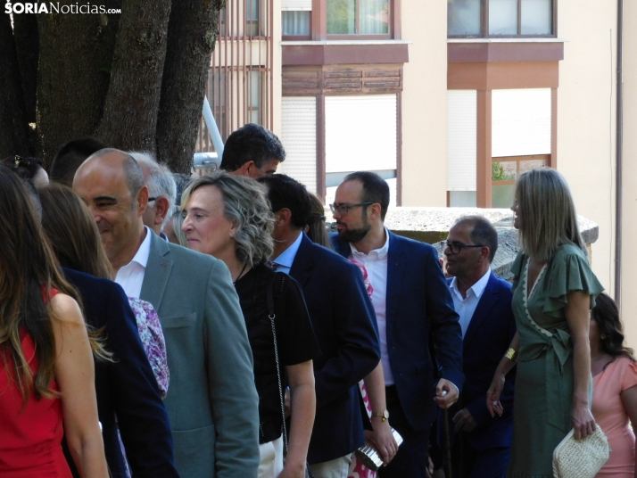 Galer&iacute;a | Los jurados y juradas reciben un sentido homenaje antes del comienzo de las fiestas de San Ju