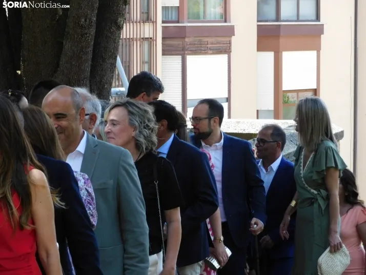 Galer&iacute;a | Los jurados y juradas reciben un sentido homenaje antes del comienzo de las fiestas de San Ju