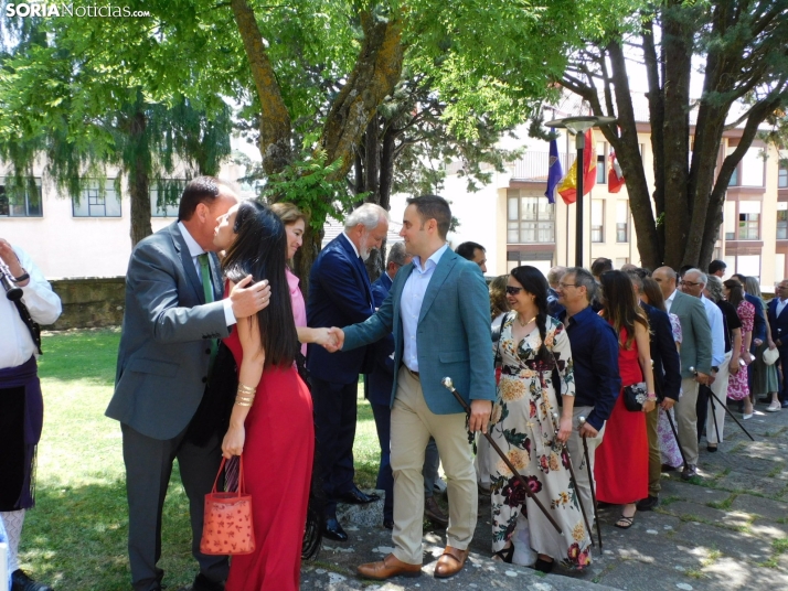 Galer&iacute;a | Los jurados y juradas reciben un sentido homenaje antes del comienzo de las fiestas de San Ju
