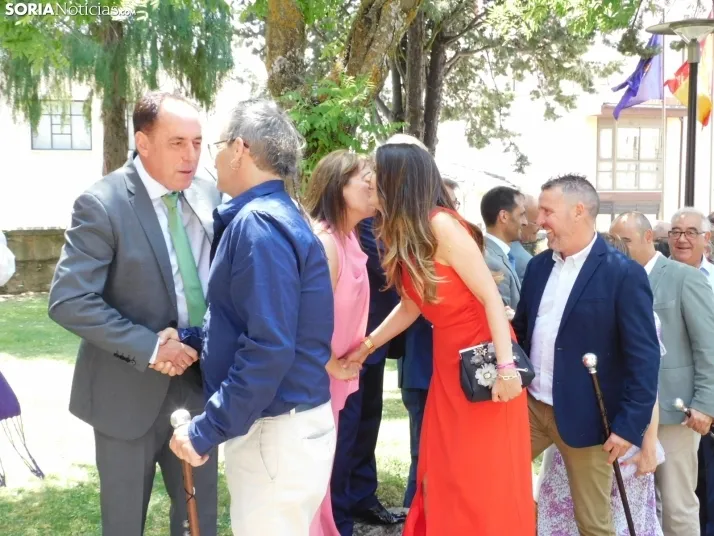 Galer&iacute;a | Los jurados y juradas reciben un sentido homenaje antes del comienzo de las fiestas de San Ju