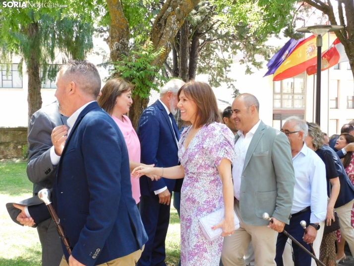 Galer&iacute;a | Los jurados y juradas reciben un sentido homenaje antes del comienzo de las fiestas de San Ju