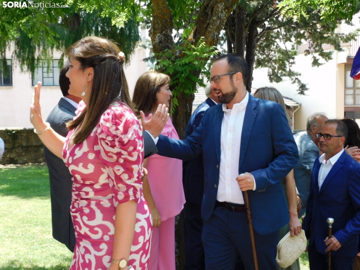 Galer&iacute;a | Los jurados y juradas reciben un sentido homenaje antes del comienzo de las fiestas de San Ju