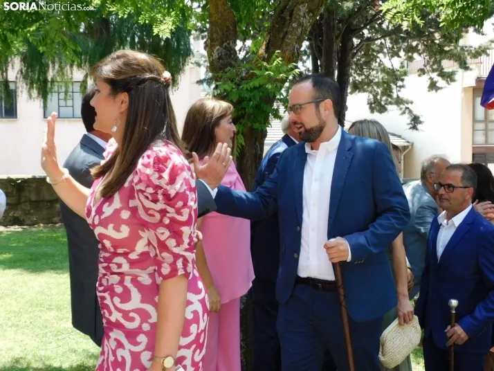 Galer&iacute;a | Los jurados y juradas reciben un sentido homenaje antes del comienzo de las fiestas de San Ju
