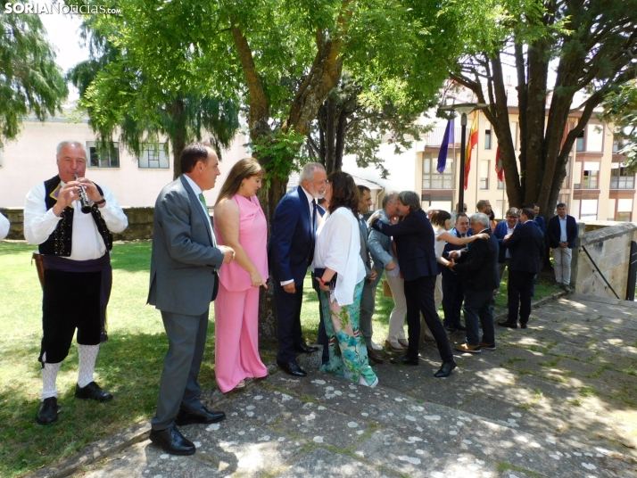 Galer&iacute;a | Los jurados y juradas reciben un sentido homenaje antes del comienzo de las fiestas de San Ju