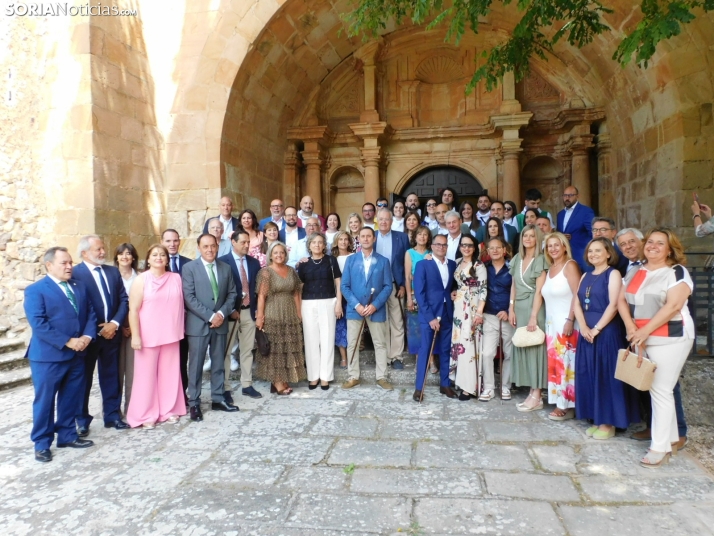 Galer&iacute;a | Los jurados y juradas reciben un sentido homenaje antes del comienzo de las fiestas de San Ju