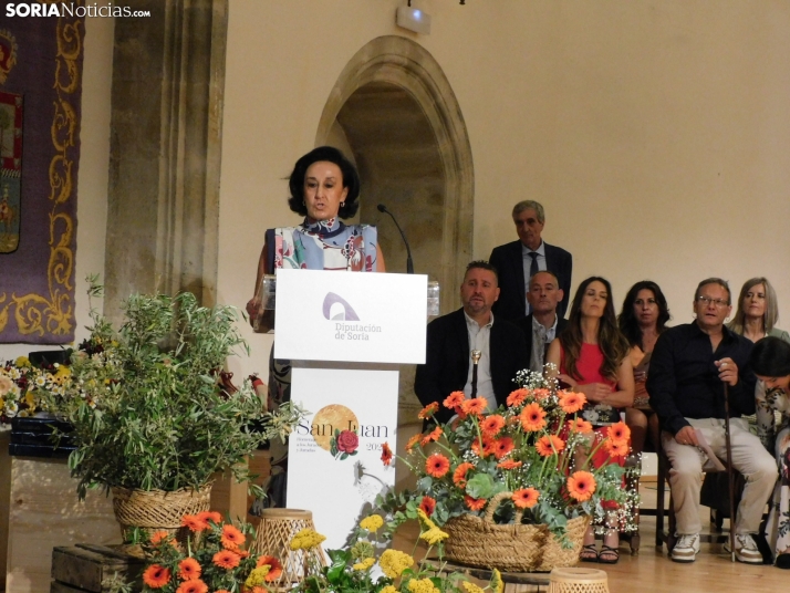 Galer&iacute;a | Los jurados y juradas reciben un sentido homenaje antes del comienzo de las fiestas de San Ju