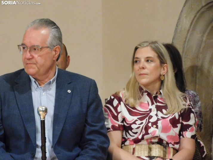 Galer&iacute;a | Los jurados y juradas reciben un sentido homenaje antes del comienzo de las fiestas de San Ju