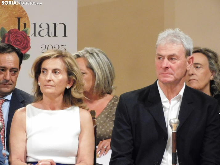 Galer&iacute;a | Los jurados y juradas reciben un sentido homenaje antes del comienzo de las fiestas de San Ju