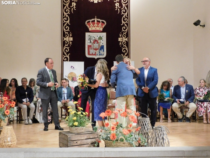 Galer&iacute;a | Los jurados y juradas reciben un sentido homenaje antes del comienzo de las fiestas de San Ju