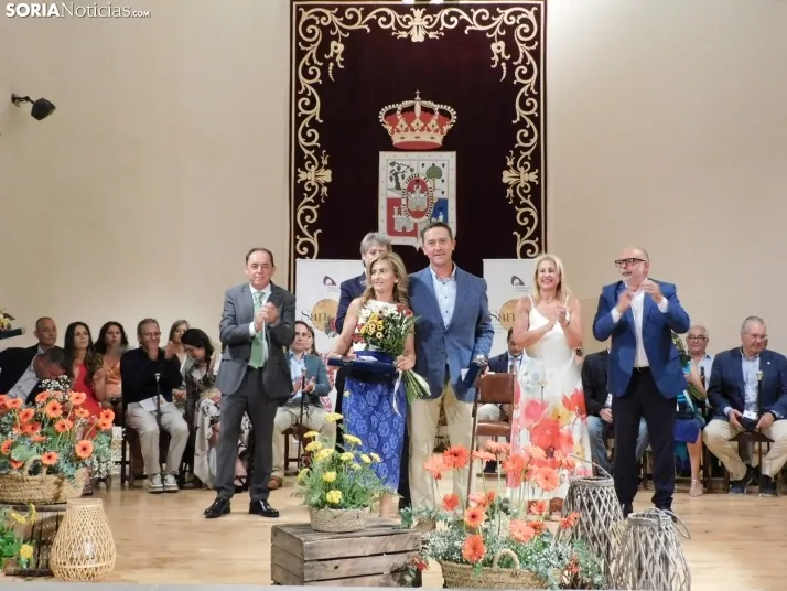 Galer&iacute;a | Los jurados y juradas reciben un sentido homenaje antes del comienzo de las fiestas de San Ju