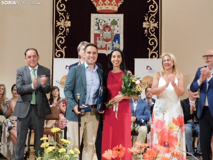 Galer&iacute;a | Los jurados y juradas reciben un sentido homenaje antes del comienzo de las fiestas de San Ju