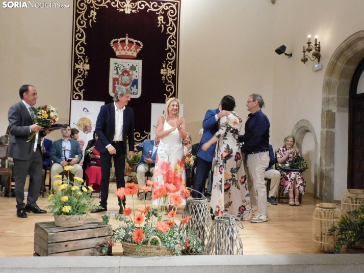 Galer&iacute;a | Los jurados y juradas reciben un sentido homenaje antes del comienzo de las fiestas de San Ju