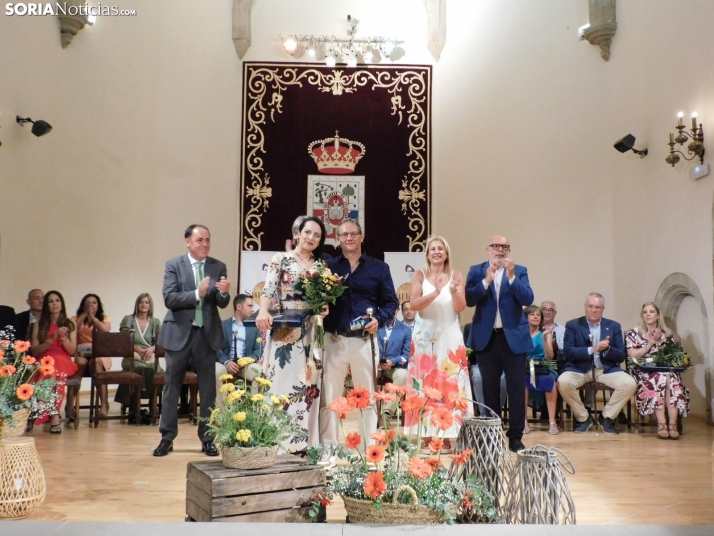 Galer&iacute;a | Los jurados y juradas reciben un sentido homenaje antes del comienzo de las fiestas de San Ju