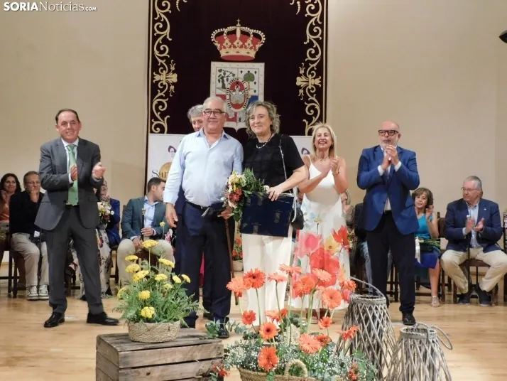 Galer&iacute;a | Los jurados y juradas reciben un sentido homenaje antes del comienzo de las fiestas de San Ju
