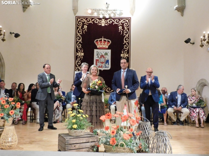 Galer&iacute;a | Los jurados y juradas reciben un sentido homenaje antes del comienzo de las fiestas de San Ju