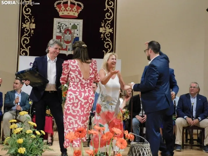 Galer&iacute;a | Los jurados y juradas reciben un sentido homenaje antes del comienzo de las fiestas de San Ju