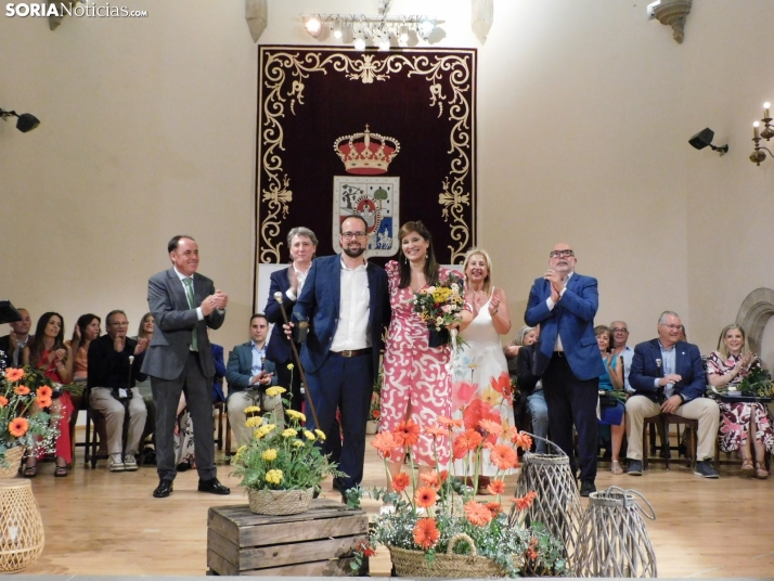 Galer&iacute;a | Los jurados y juradas reciben un sentido homenaje antes del comienzo de las fiestas de San Ju