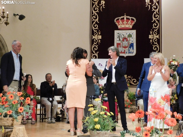 Galer&iacute;a | Los jurados y juradas reciben un sentido homenaje antes del comienzo de las fiestas de San Ju