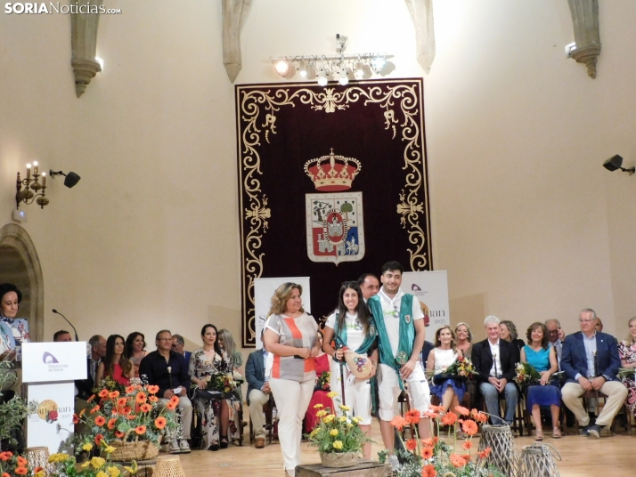 Galer&iacute;a | Los jurados y juradas reciben un sentido homenaje antes del comienzo de las fiestas de San Ju