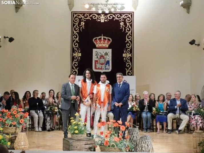 Galer&iacute;a | Los jurados y juradas reciben un sentido homenaje antes del comienzo de las fiestas de San Ju