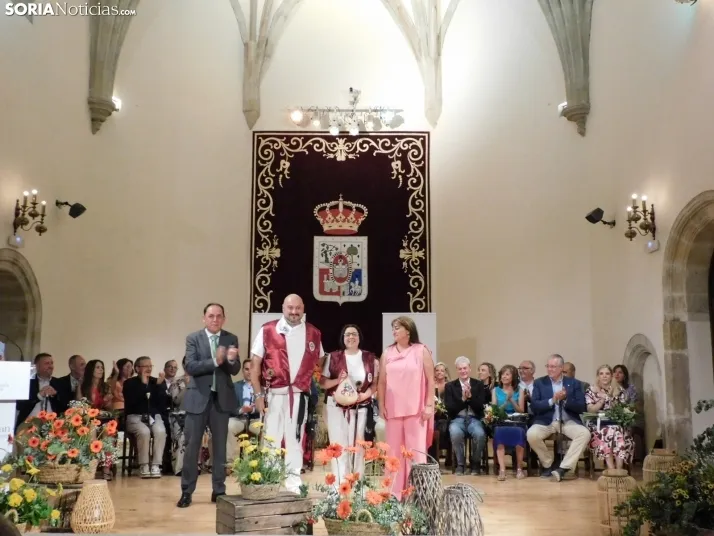 Galer&iacute;a | Los jurados y juradas reciben un sentido homenaje antes del comienzo de las fiestas de San Ju