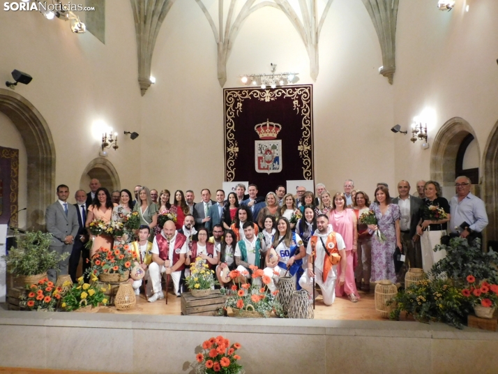 Galer&iacute;a | Los jurados y juradas reciben un sentido homenaje antes del comienzo de las fiestas de San Ju