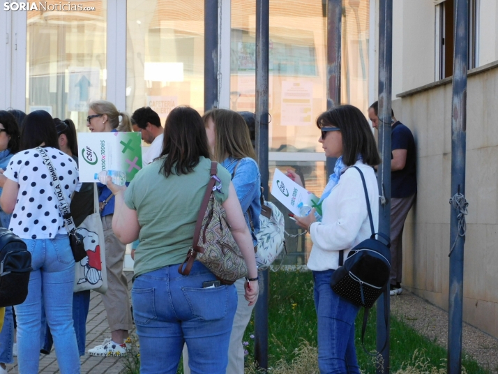Cientos de aspirantes se examinan en Soria para optar a una plaza de Auxiliar Administrativo de la Junta de Ca