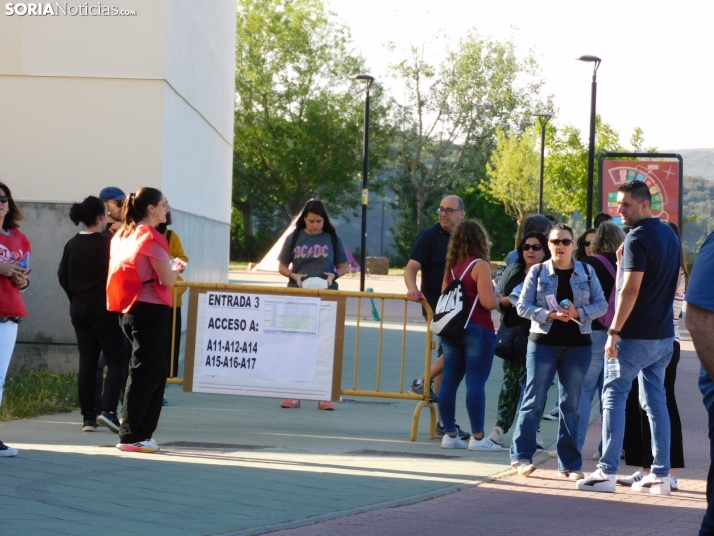 Cientos de aspirantes se examinan en Soria para optar a una plaza de Auxiliar Administrativo de la Junta de Ca