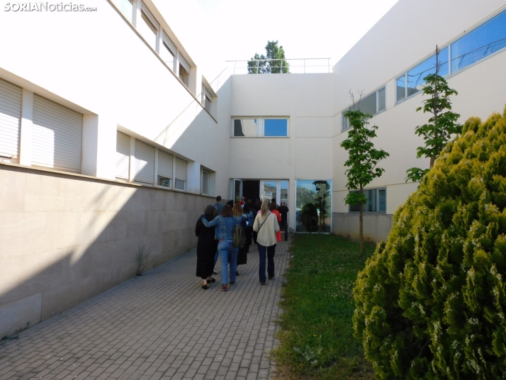 Cientos de aspirantes se examinan en Soria para optar a una plaza de Auxiliar Administrativo de la Junta de Ca