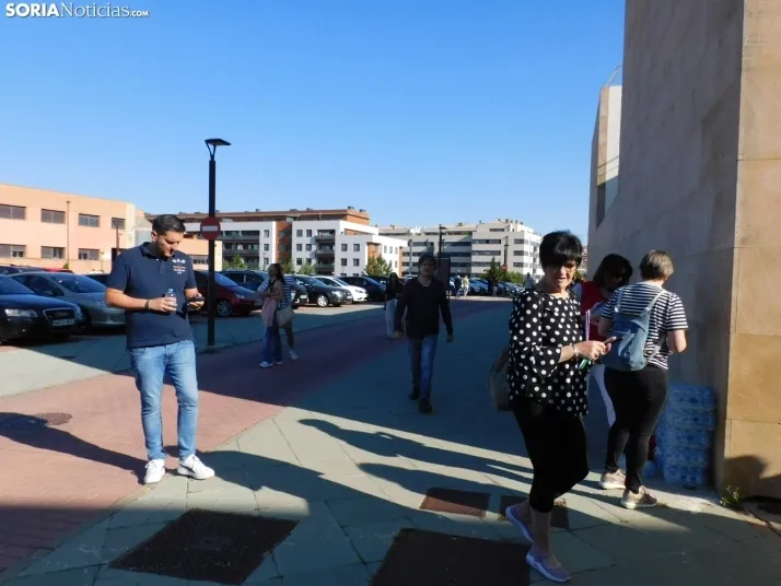 Cientos de aspirantes se examinan en Soria para optar a una plaza de Auxiliar Administrativo de la Junta de Ca