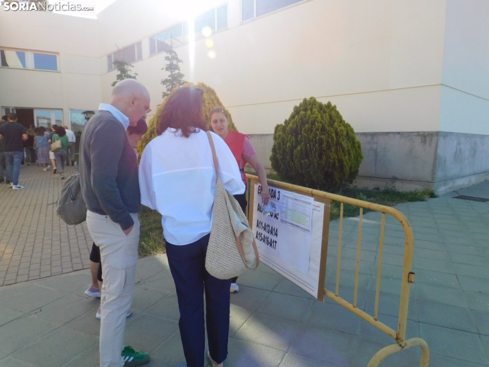 Cientos de aspirantes se examinan en Soria para optar a una plaza de Auxiliar Administrativo de la Junta de Ca